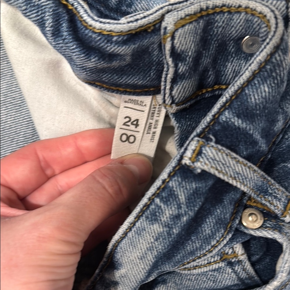 LOFT Curvy High Waist Skinny Ankle Jeans with Vintage Appeal - Picture 2 of 3